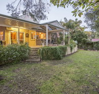 Country Cottage - Your Accommodation
