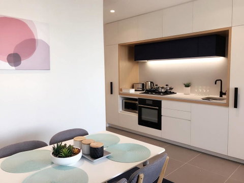 Cozy Melbourne Star 2 Bedroom Apartment Docklands - Your Accommodation 2