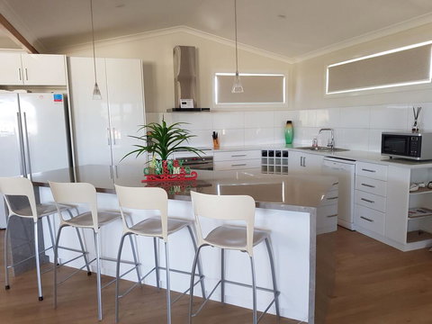 Cozzys Condo Luxury Beach House - Your Accommodation 3
