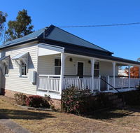 Creekview Cottage - 70 Lock Street - Your Accommodation
