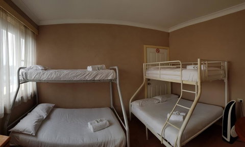 Cringila Hotel - Your Accommodation 1