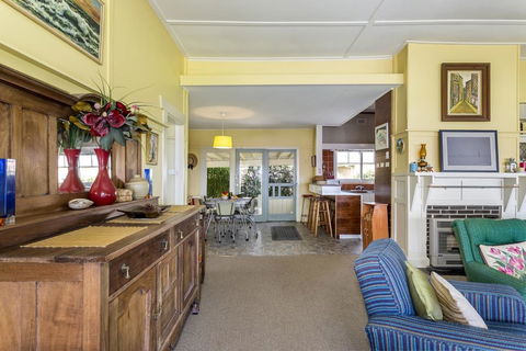 Dalmuir Homestead - Walk To Dromana Beach - Your Accommodation 0