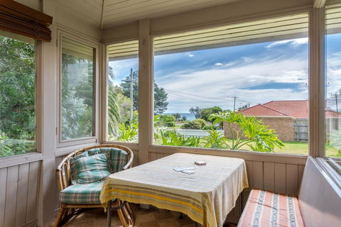Dalmuir Homestead - Walk To Dromana Beach - Your Accommodation 1
