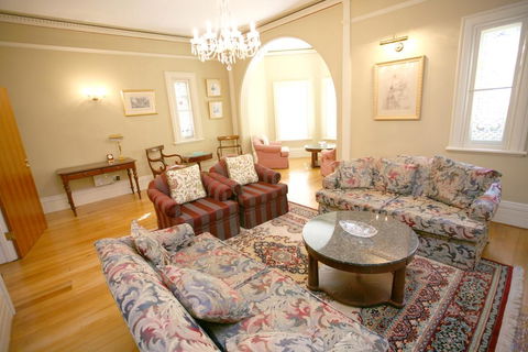 Darcy's Hotel - Your Accommodation 2