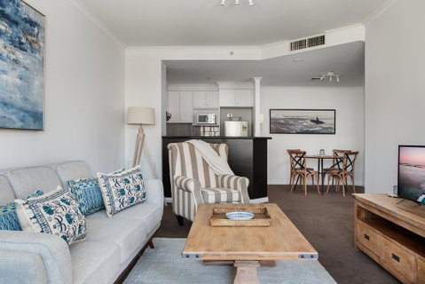 Darling Harbour Apartment With Parking, Views Pool - Your Accommodation 1