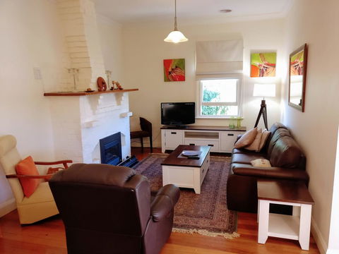 Darling House Castlemaine - Your Accommodation 3