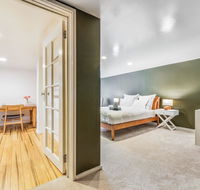 Darling Suite - Newly renovated on the river access to the Tan South Yarra station or Chapel St