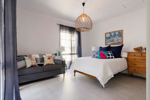 Designer Town Villa - Your Accommodation 3