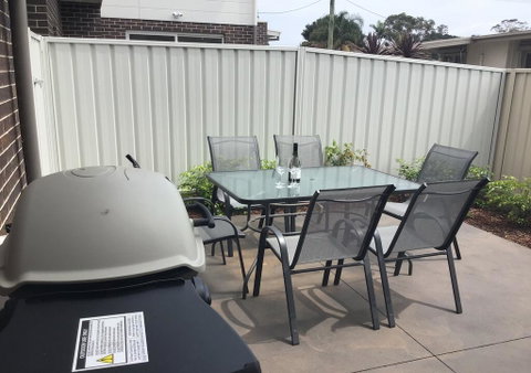 Discover Warilla - Bright And Airy Townhouse Near The Beach And Lake - Your Accommodation 1
