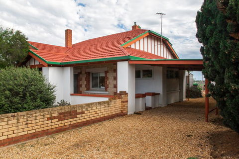 Doreen's - Your Accommodation 2