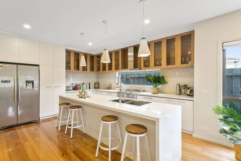 Dromana 300m Beach Shops And Cafes Table Tennis - Your Accommodation 1