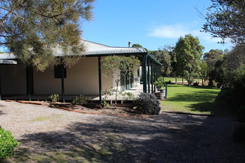East Street Retreat - Your Accommodation 0