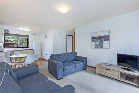 Eastern Beach Units #2 - Your Accommodation 1