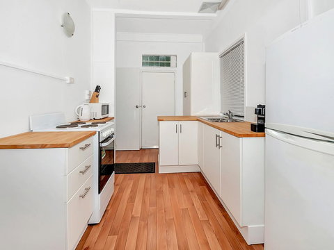 Easy Going Holiday Unit On McKenzie MK6 - Your Accommodation 3