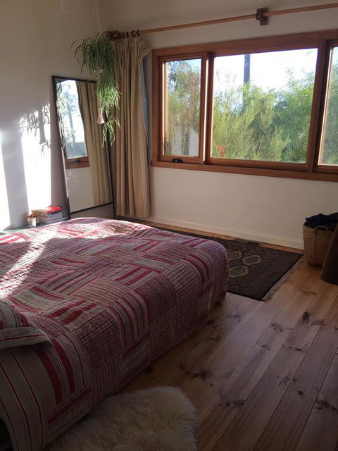 Eco-renovated Light-filled House On A Hill - Your Accommodation 3