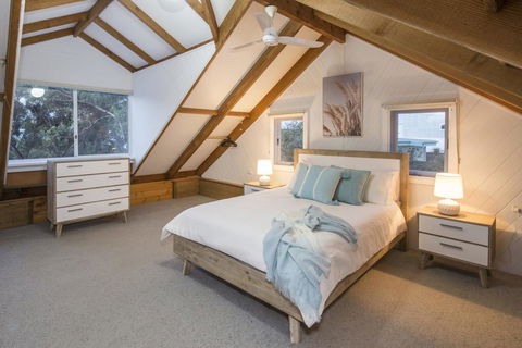 EeBee House - Beautiful Family Home With Stunning Eagle Bay Views - Your Accommodation 3