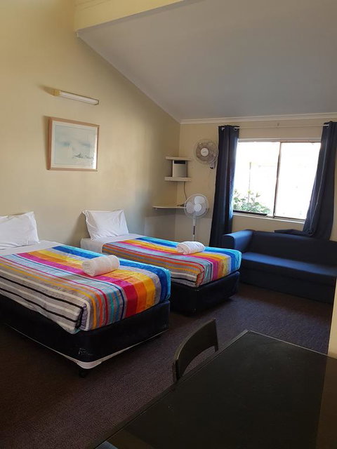 El Lago Tourist Park - Your Accommodation 3