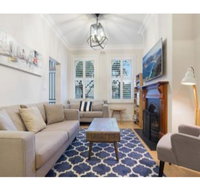Elegant Renovated Terrace Close To City - Your Accommodation