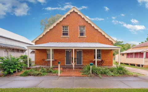 Eliza 1875 Red Brick Duplex Townhouse - Your Accommodation 0
