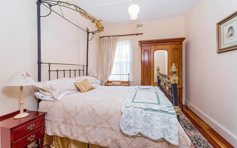 Eliza 1875 Red Brick Duplex Townhouse - Your Accommodation 3