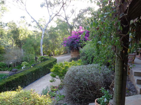 Eltham South Lodge - Your Accommodation 0