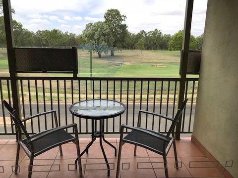 Emerald Executive Apartments - Your Accommodation 1