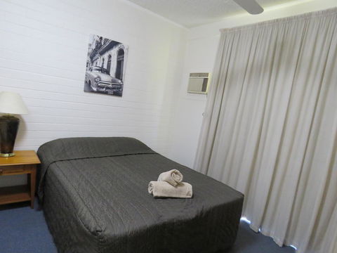 Emerald Gardens Motel & Apartments - Your Accommodation 3