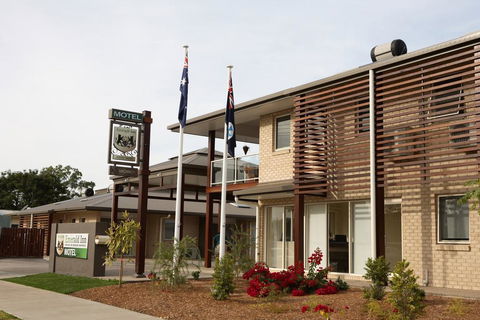 Emerald Inn - Your Accommodation 1