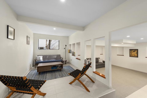 Emerald Seas Beach House - Your Accommodation 3