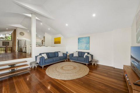 Emerald Seas Beach House - Your Accommodation 1