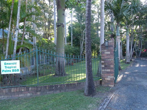 Emerald Tropical Palms B & B - Your Accommodation 2