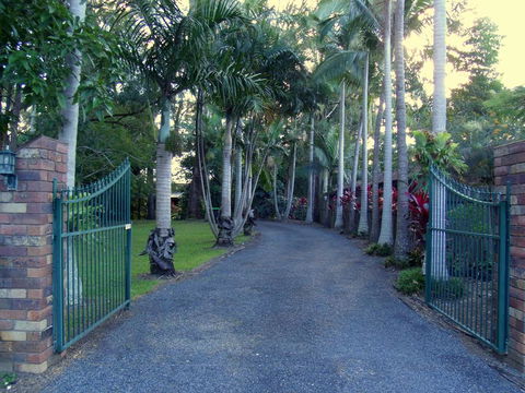 Emerald Tropical Palms B & B - Your Accommodation 0