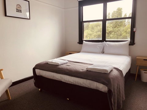 Empire Hotel Beechworth - Your Accommodation 2