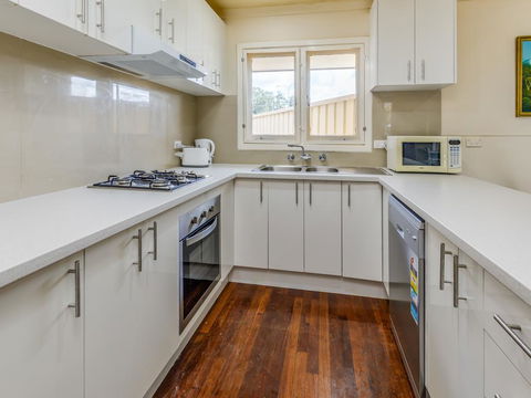 Exclusive Handy Holiday House - Your Accommodation 2