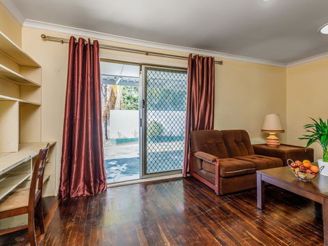 Exclusive Handy Holiday House - Your Accommodation 1