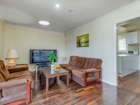Exclusive Handy Holiday House - Your Accommodation 0