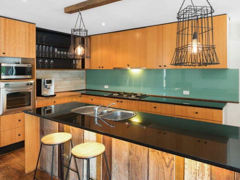 Family Foreshore Favourite - Your Accommodation 0