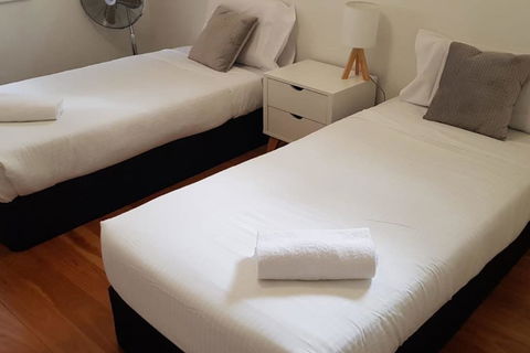 Fantastic Fitzroy - Huge House For A Magical Time! - Your Accommodation 1