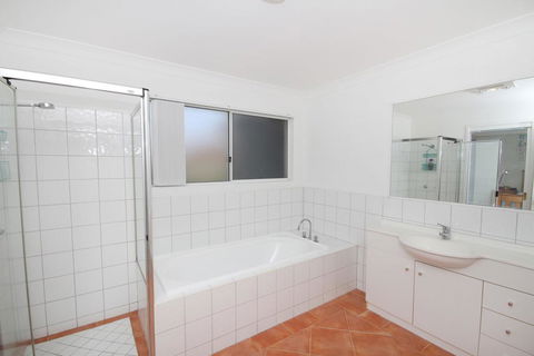 FANTASTIC HOLIDAY UNIT IN A PERFECT LOCATION - Your Accommodation 1