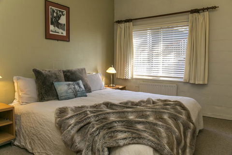 Feathertop Alpine Lodge - Your Accommodation 2