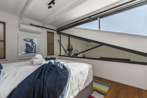 Fitzroy Converted Warehouse Penthouse - Your Accommodation 3