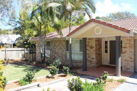 FRANGIPANI BEACH HOUSE - PET FRIENDLY 22 Belbourie Cres Boomerang Beach - Your Accommodation 0