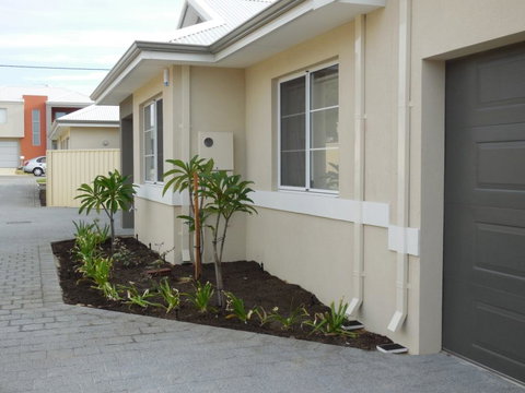 Frangipani Villa Innaloo - Your Accommodation 1