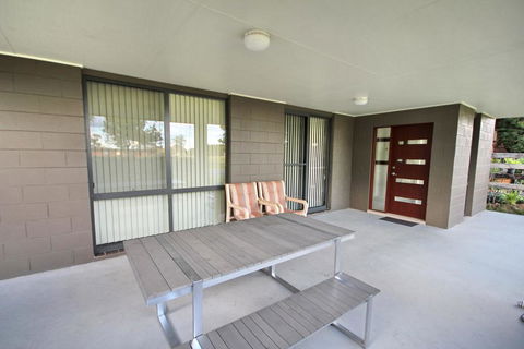 FRASERS COTTAGE- 23 Castle St Laurieton - Your Accommodation 2