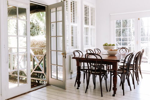 French Cottage 1854 With Stunning Alfesco Garden - Your Accommodation 2