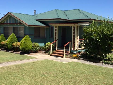FROGGIES HOLIDAY HOUSE - Your Accommodation 0