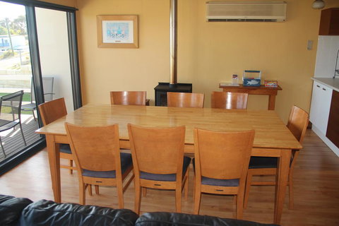Gabbadah Beach House - Your Accommodation 3