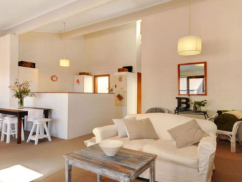 Gibraltar Getaway - Cute, Comfortable & Close To Town - Your Accommodation 2