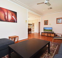 Glandore Estate Vineyard Homestead onsite cellar door  walk to restaurants incl EXP