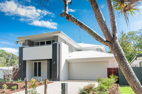 Going Coastal On Sunshine - Your Accommodation 1